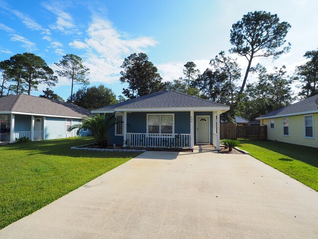 Building Photo - Gulf Shores Cottage close to park and scho...