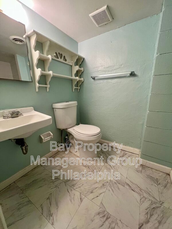 Building Photo - 1313 Delmont Ave