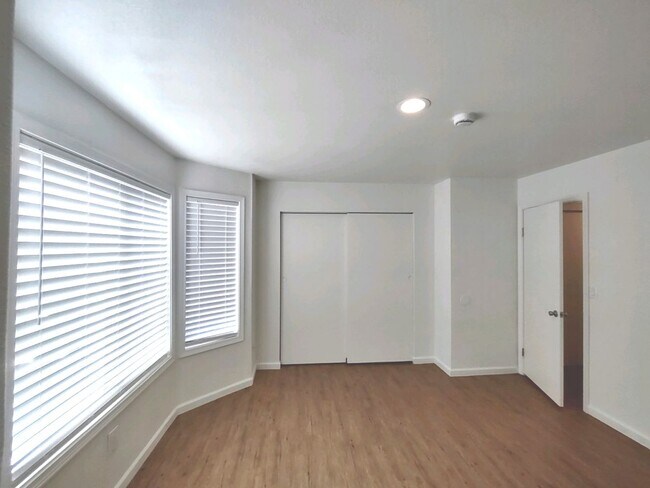 Building Photo - 202 Rock Clam St SW