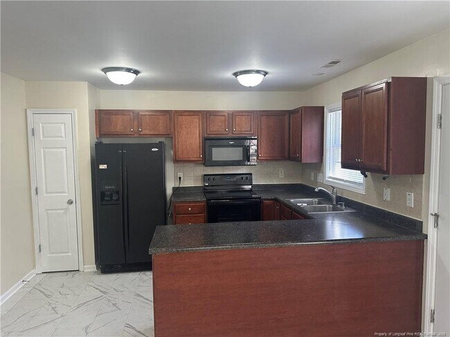 Building Photo - 5724 Crepe Myrtle Dr