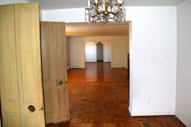 Building Photo - 660 Whitmore Rd