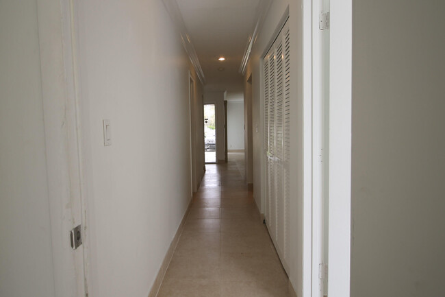 Building Photo - 1437 White Pine Dr