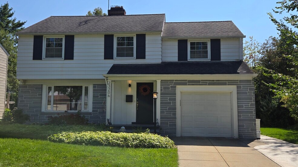 Primary Photo - 23206 E Groveland Rd