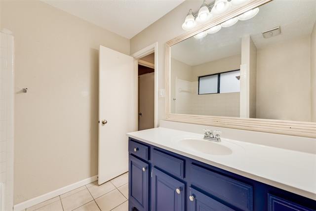 Building Photo - 5034 Hearthcrest Dr