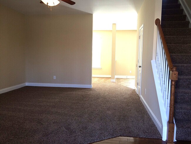 Building Photo - 3686 Village Springs Dr