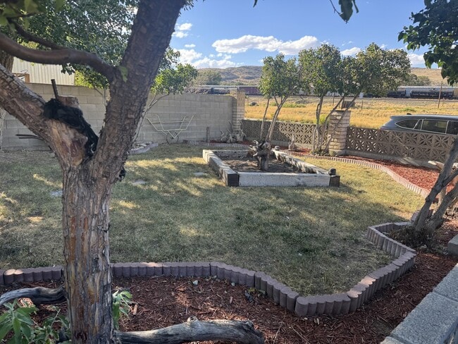 Building Photo - 724 W State St