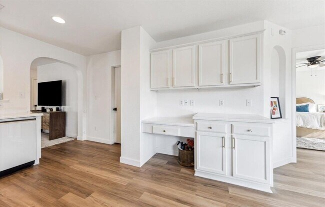 Building Photo - 3405 Barksdale Dr