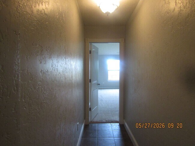 Building Photo - Beautiful 4-bedroom home located in the Heritage Hills Area!