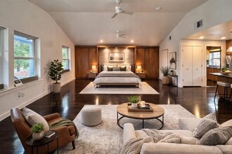 Building Photo - 1208 E 2nd St