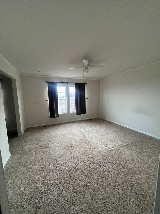 Building Photo - Horse Property