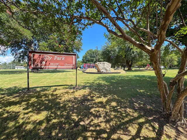 Building Photo - 910 S Austin St