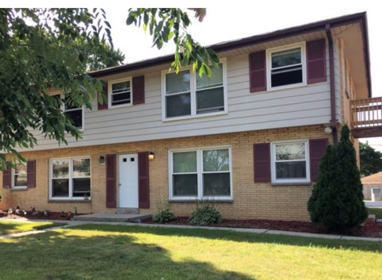 Building Photo - 9101 W Morgan Ave