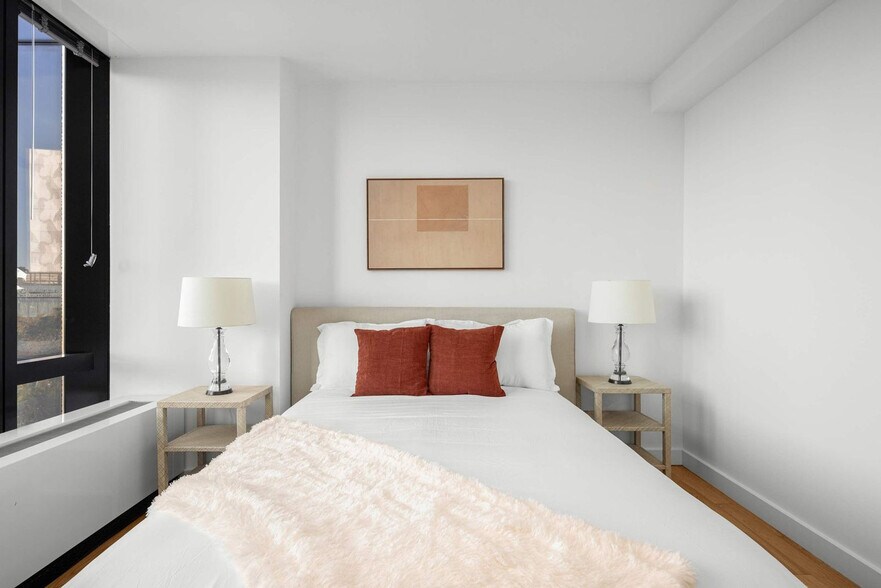 Building Photo - 1113 York Ave