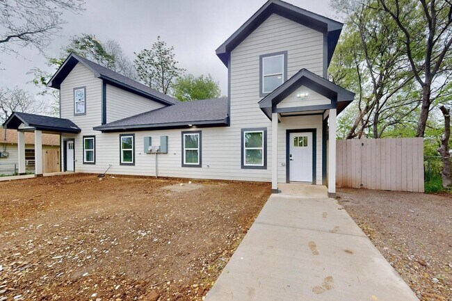 Building Photo - 1213 Mill St