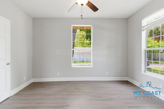 Building Photo - 4319 Lewis St