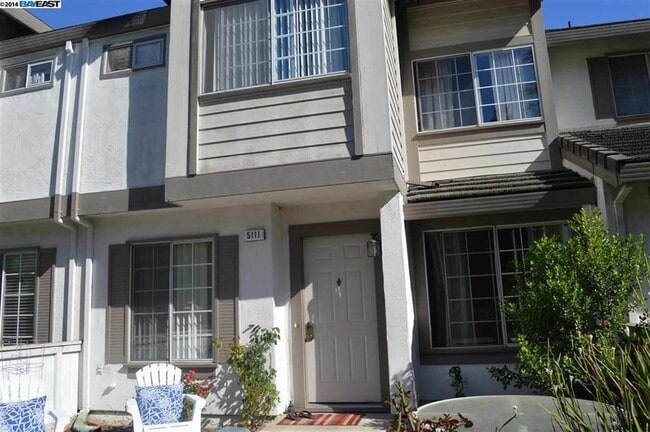 Building Photo - COMING SOON! $3,500 / 3BR - 1383 S.F. GORG...