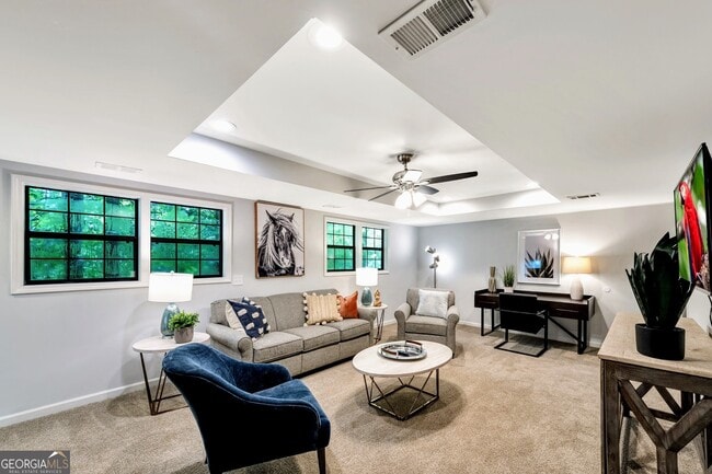 Building Photo - 3870 Northpoint Dr