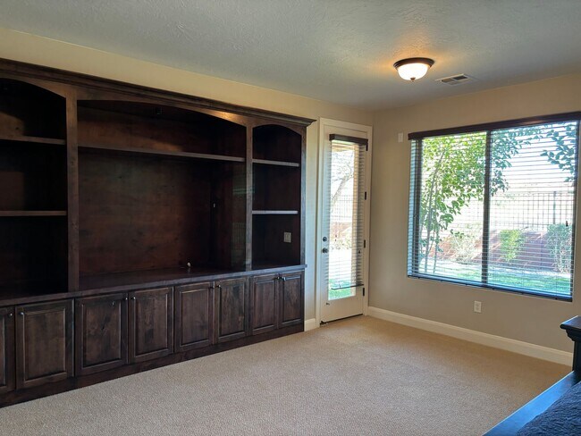 Building Photo - 1456 N Liberty Greens Dr