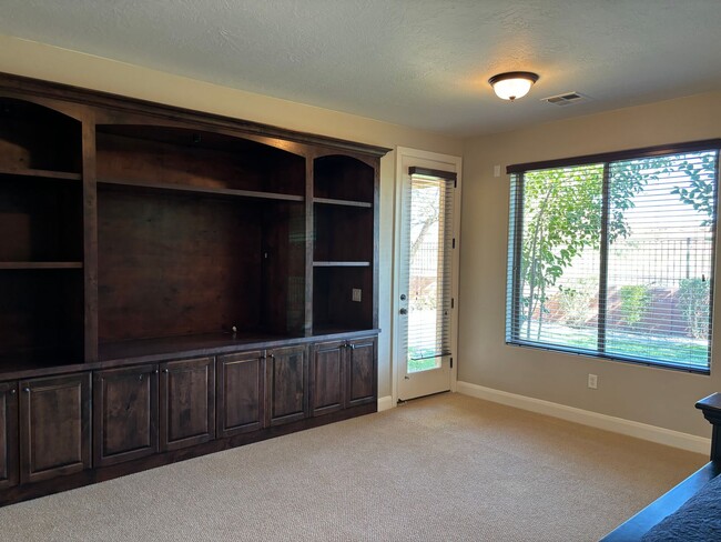 Building Photo - Short term lease! Coral Canyon on Golf Course with POOL- FURNISHED & UNFURISNHED OPTION