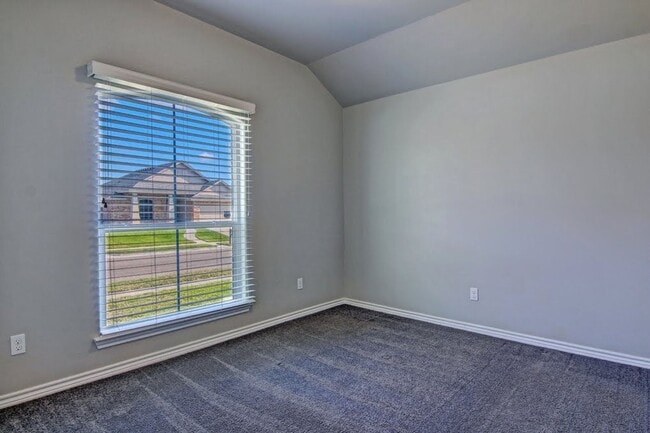 Building Photo - 3021 Cantabria St