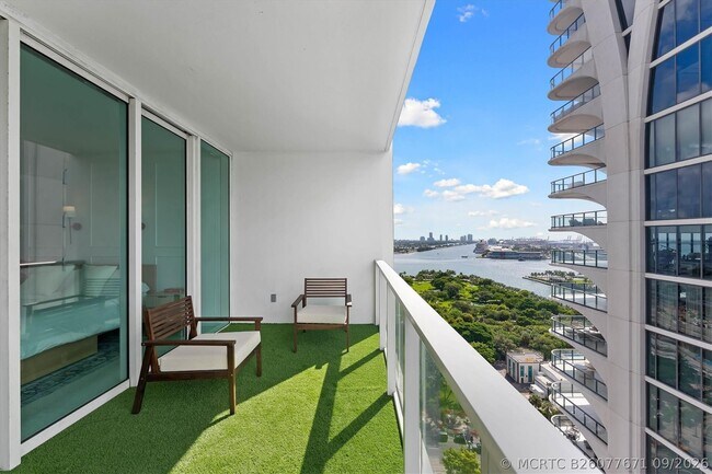 Building Photo - 1040 Biscayne Blvd
