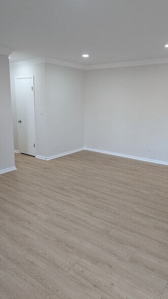 Building Photo - 6431 Richmond Hwy