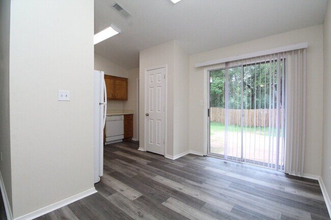 Building Photo - 3BR/2BA Home Near UWF with High Ceilings, Large Backyard Deck & Fully Fenced Yard