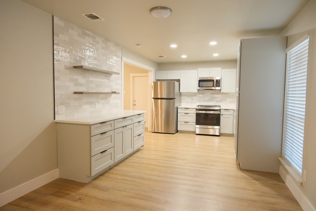 Building Photo - 8311 Babe Ruth St