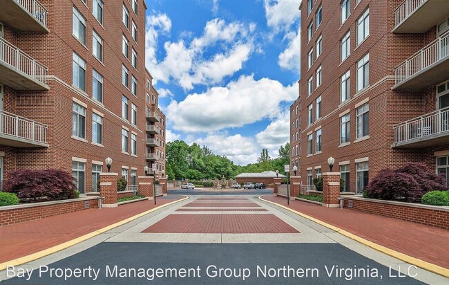 Building Photo - 4490 Market Commons Dr