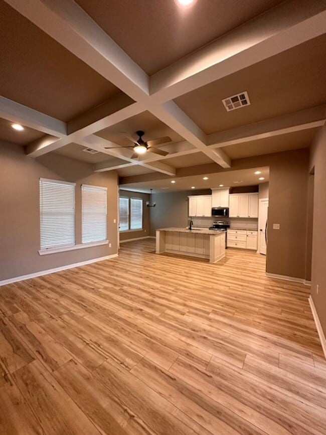 Building Photo - Beautiful home in Lorena ISD