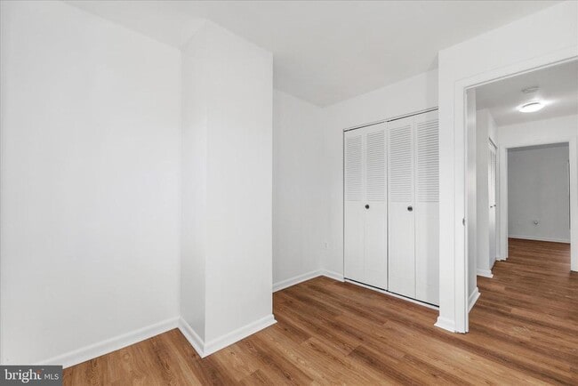 Building Photo - 6911 Cipriano Woods Ct