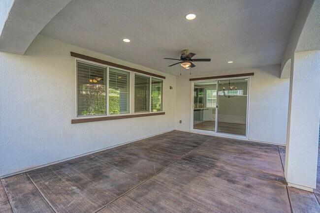 Building Photo - Beautiful 4-Bedroom Home with Solar and EV Charger in West Hills, Valencia!