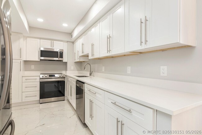 Building Photo - 3450 S Ocean Blvd