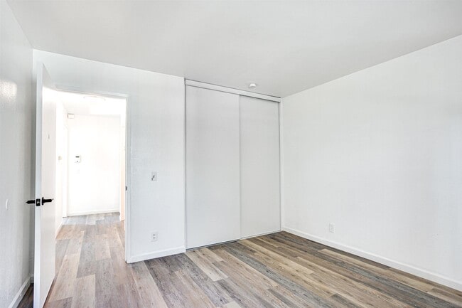 Building Photo - 10626 Aderman Ave