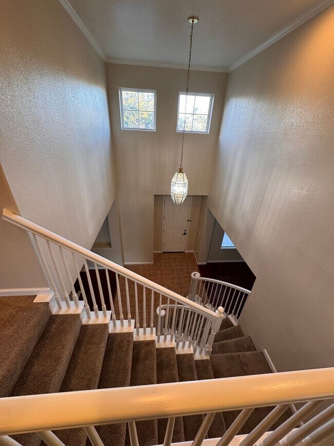 Building Photo - Freshly Painted 4-Bedroom Home