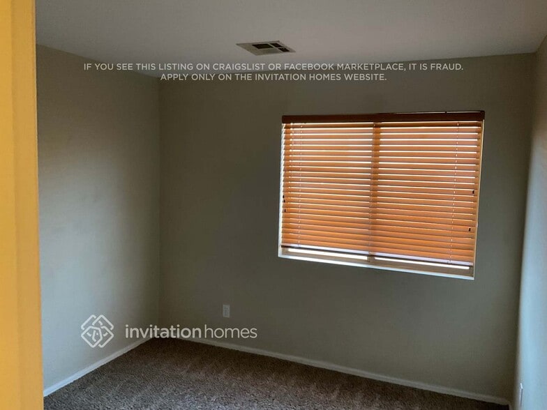 Building Photo - 954 E Pima Ave