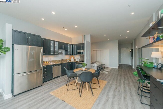 Building Photo - 1001 46th St