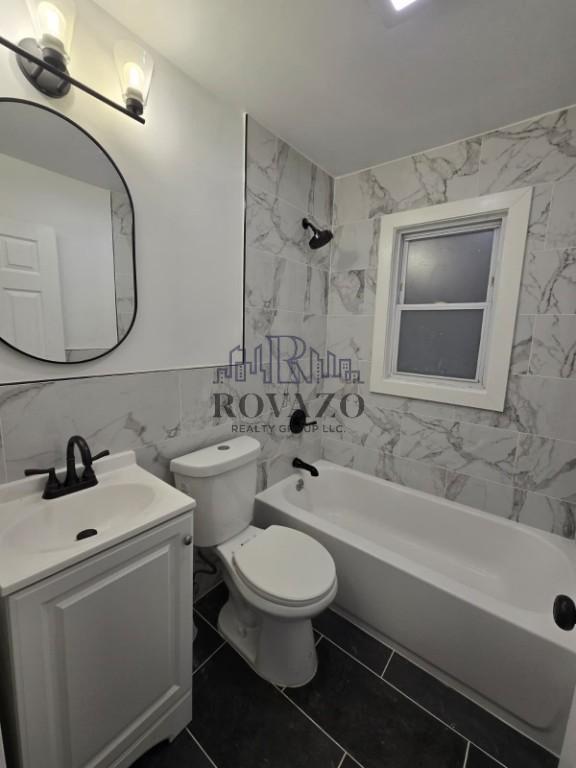 Building Photo - 1283 Broadway