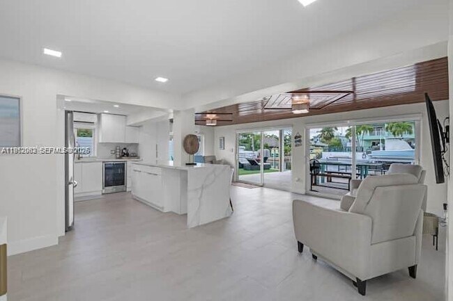 Building Photo - 125 Gardenia St