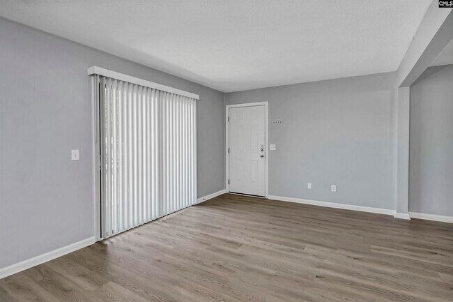 Building Photo - 331 W Main St