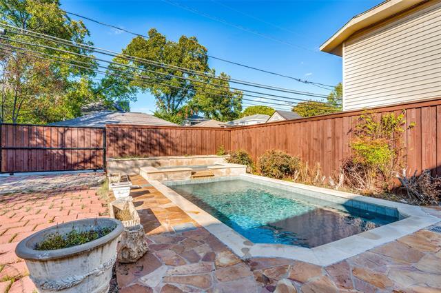 Building Photo - 4328 University Blvd