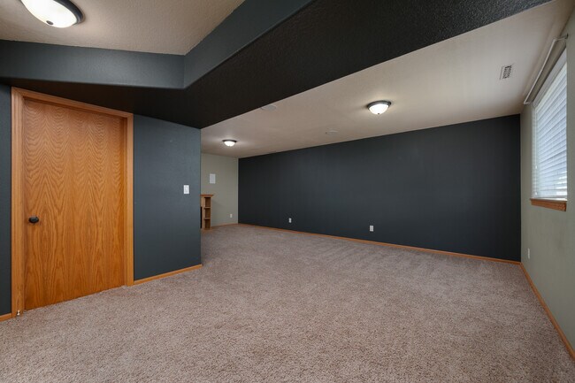 Family Room - 5147 Kacena Ave