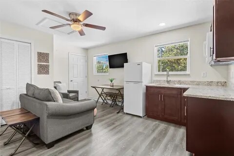 Building Photo - 8413 N Seminole Ave