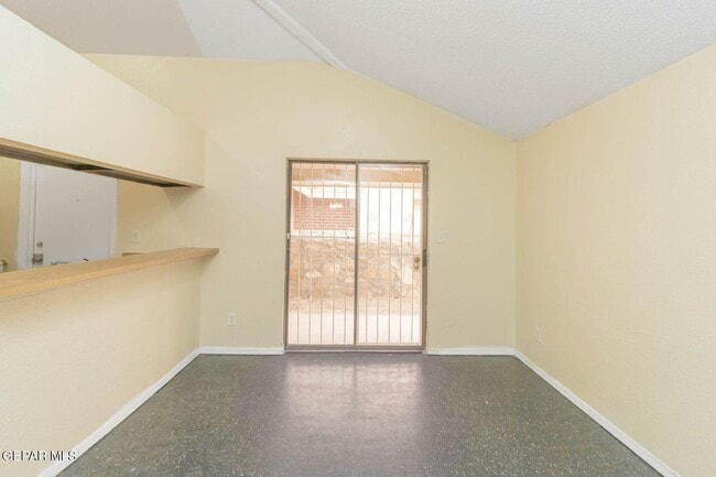 Building Photo - 11601 Soberana Ln