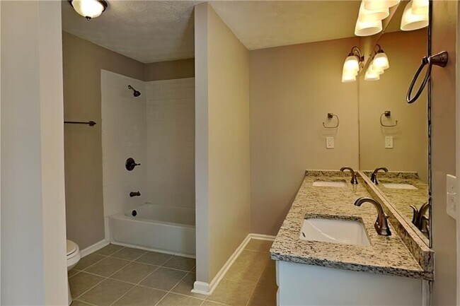 Building Photo - 208 Emerald Cove Ln