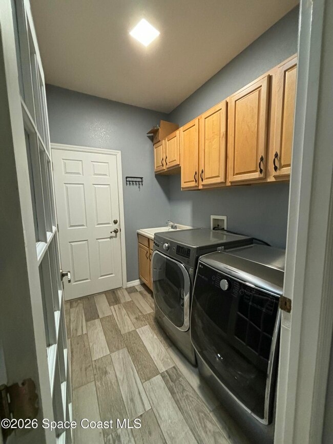 Building Photo - 2542 Woodfield Cir