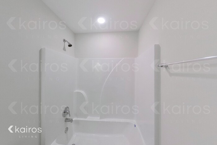 Building Photo - 325 Bent Tree Dr