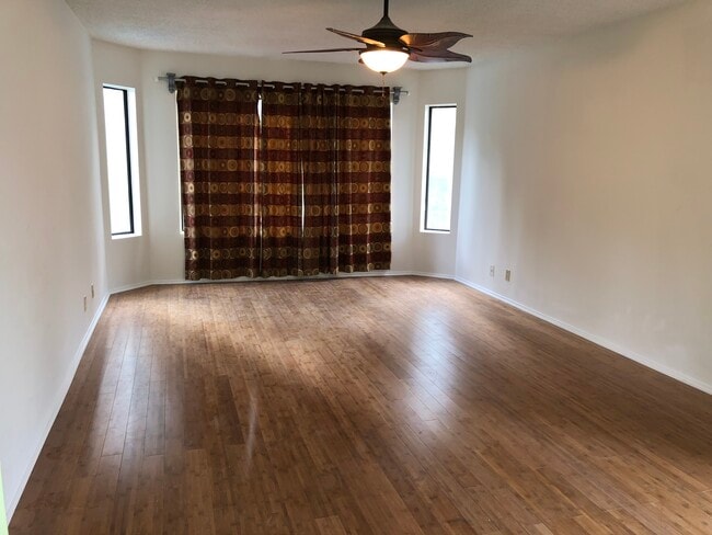 Master bed room - 49 Rising Hill Rd