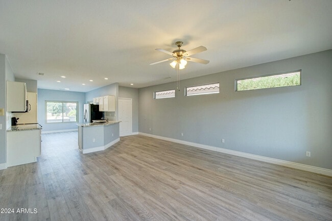 Building Photo - 16457 W Rock Springs Ln