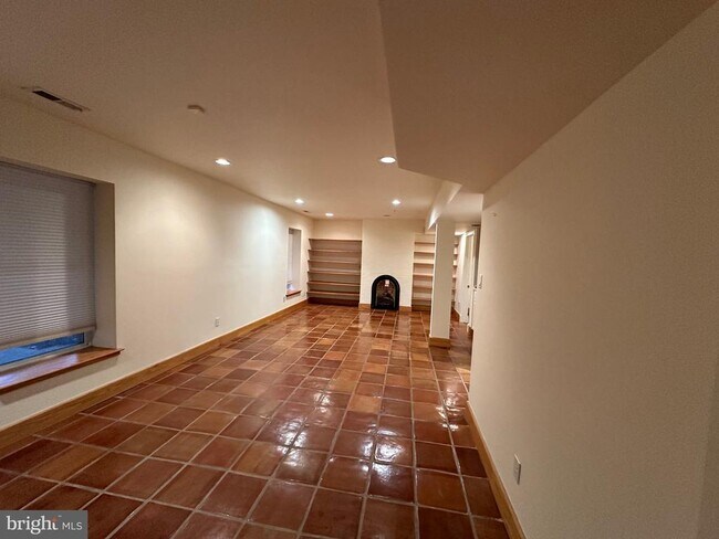 Building Photo - 5509 Thornbush Ct